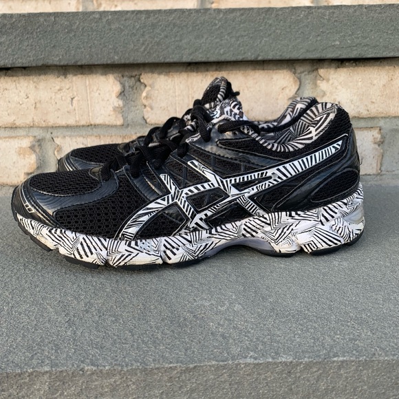 asics womens zebra